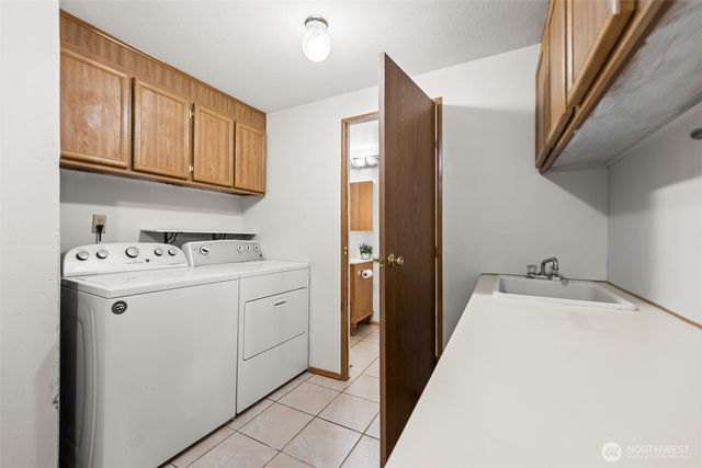 61 N Cresthill Way, Hoodsport, WA 98548