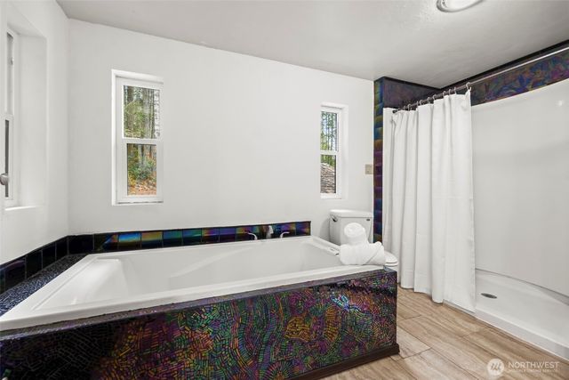 61 N Cresthill Way, Hoodsport, WA 98548