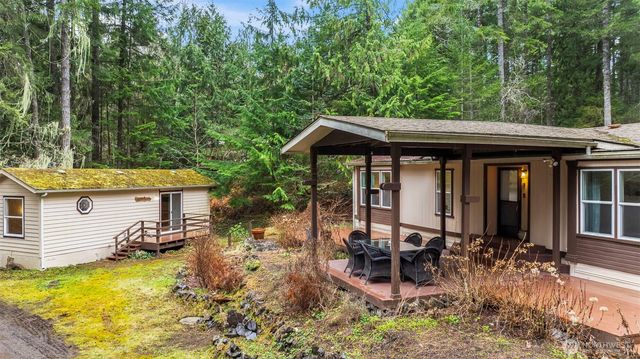 61 N Cresthill Way, Hoodsport, WA 98548