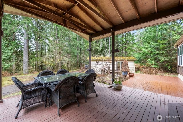 61 N Cresthill Way, Hoodsport, WA 98548