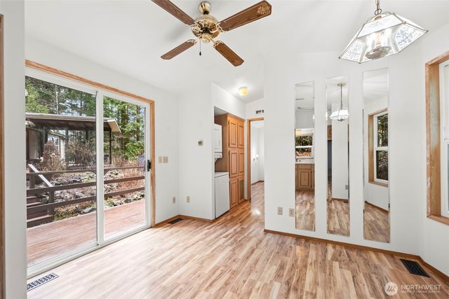 61 N Cresthill Way, Hoodsport, WA 98548