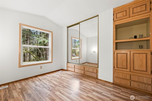 61 N Cresthill Way, Hoodsport, WA 98548