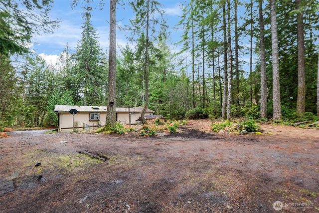 61 N Cresthill Way, Hoodsport, WA 98548