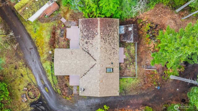 61 N Cresthill Way, Hoodsport, WA 98548