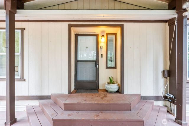 61 N Cresthill Way, Hoodsport, WA 98548