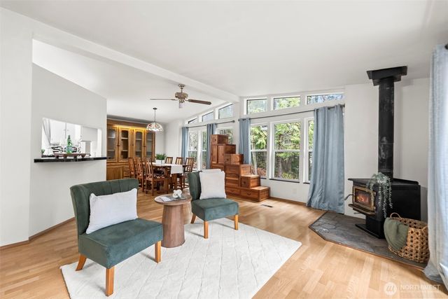 61 N Cresthill Way, Hoodsport, WA 98548