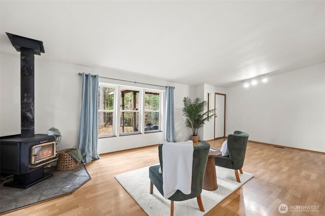 61 N Cresthill Way, Hoodsport, WA 98548