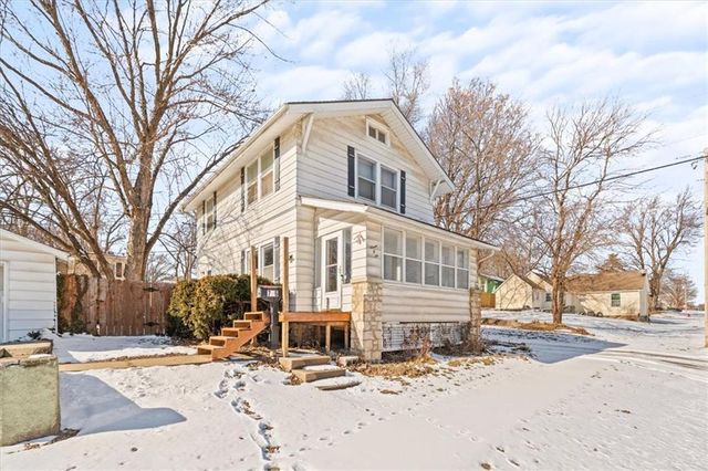 706 S 3rd Street, Leavenworth, KS 66048