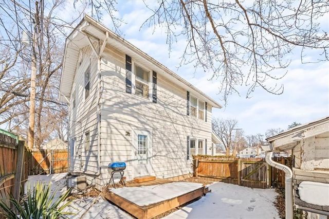 706 S 3rd Street, Leavenworth, KS 66048