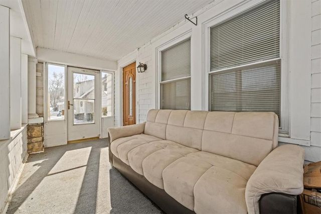 706 S 3rd Street, Leavenworth, KS 66048