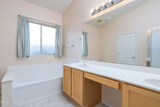 9172 N Treasure Mountain Drive, Tucson, AZ 85742