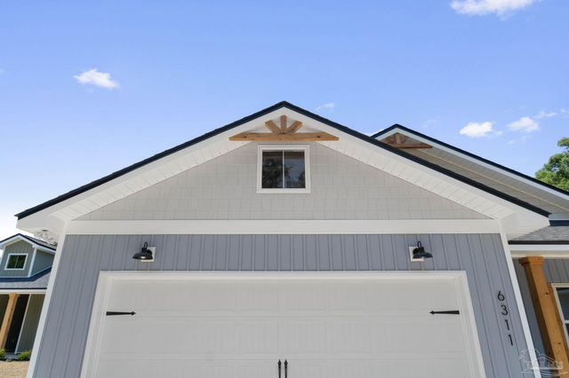 8310 Vickie St, Pensacola, FL 32514