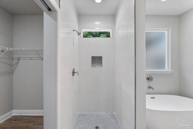 8310 Vickie St, Pensacola, FL 32514