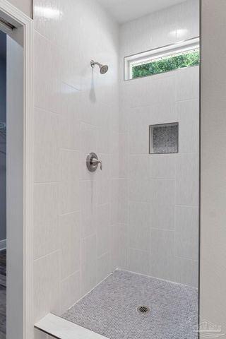 8310 Vickie St, Pensacola, FL 32514