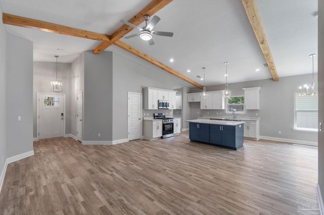 8310 Vickie St, Pensacola, FL 32514