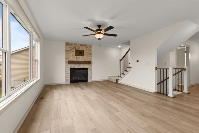 407 NE Madison Avenue, Elkhart, IA 50073