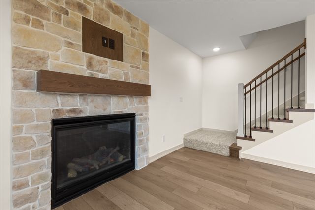 407 NE Madison Avenue, Elkhart, IA 50073