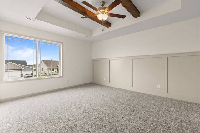 407 NE Madison Avenue, Elkhart, IA 50073