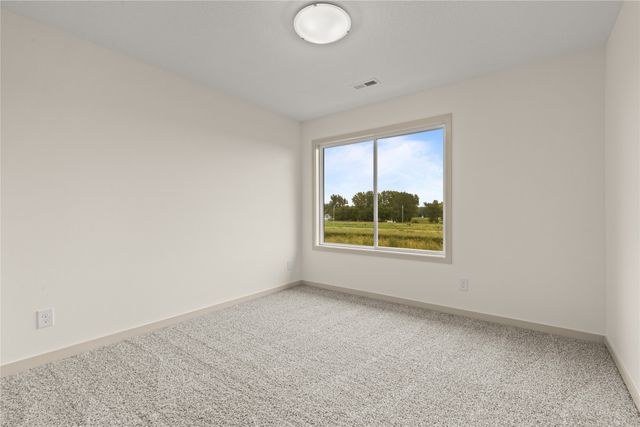 407 NE Madison Avenue, Elkhart, IA 50073