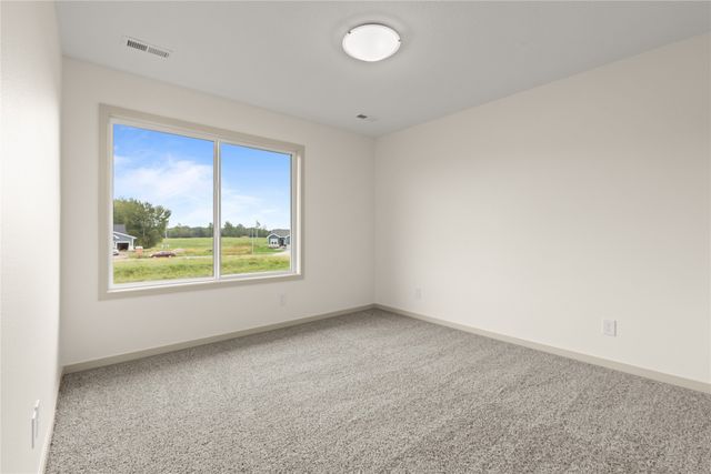 407 NE Madison Avenue, Elkhart, IA 50073