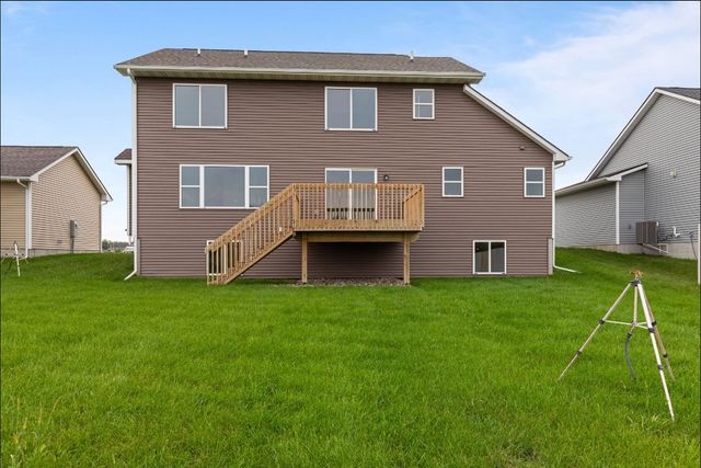 407 NE Madison Avenue, Elkhart, IA 50073