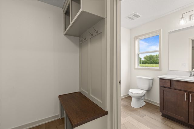 407 NE Madison Avenue, Elkhart, IA 50073