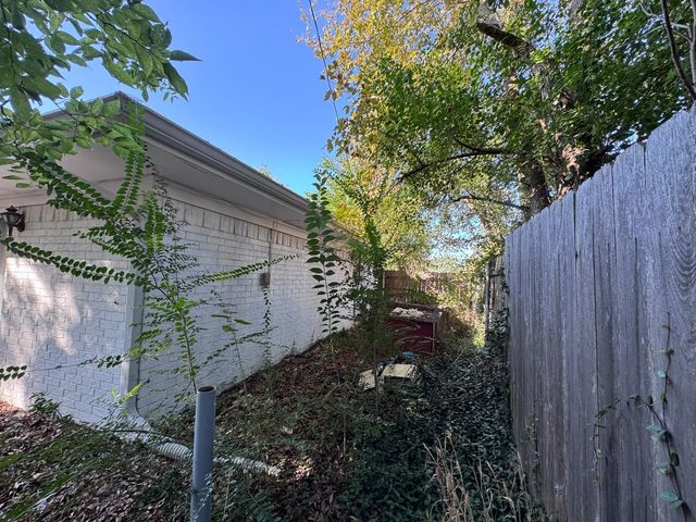 2906 Tanglewood Drive, Commerce, TX 75428