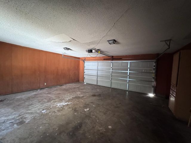 2906 Tanglewood Drive, Commerce, TX 75428