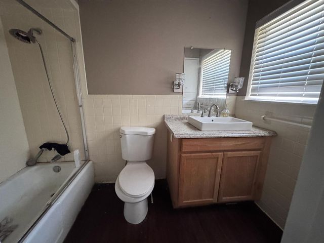 2906 Tanglewood Drive, Commerce, TX 75428