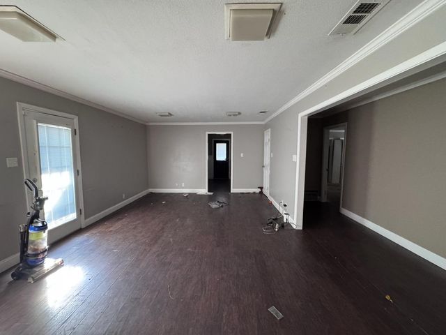 2906 Tanglewood Drive, Commerce, TX 75428