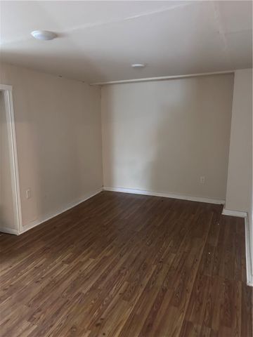 531 W Avenue E, Robstown, TX 78380