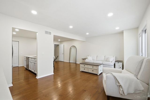 6872 Sandharbor Court, Hamilton Twp, OH 45039