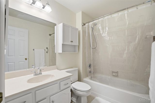 6872 Sandharbor Court, Hamilton Twp, OH 45039