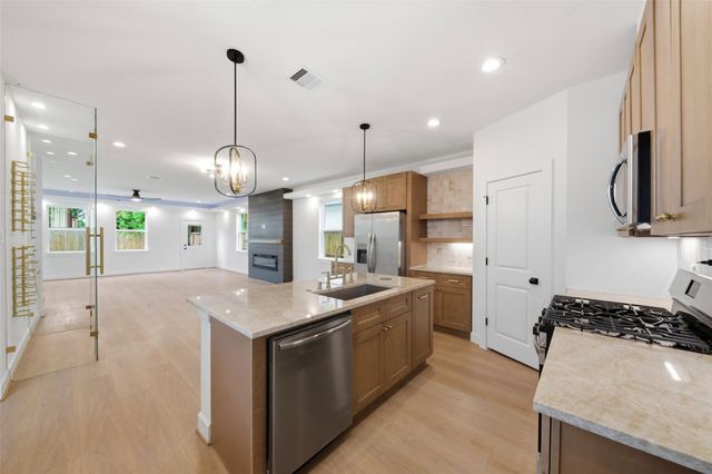 882 Prosper Street, Houston, TX 77088