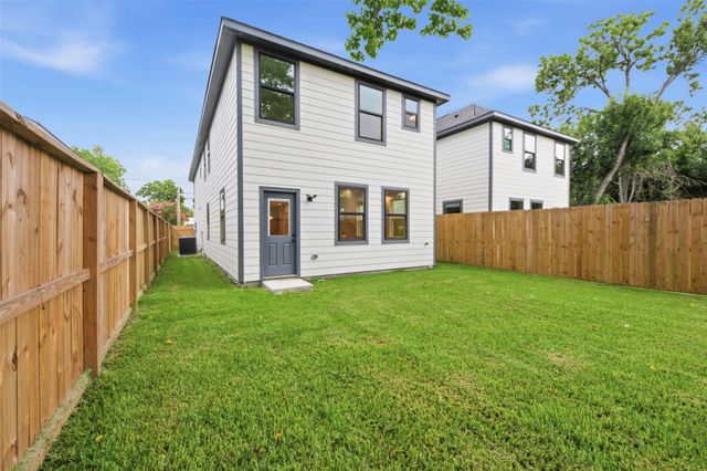882 Prosper Street, Houston, TX 77088