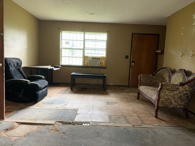 783 Co Shop Rd, Clayton, AL 36016