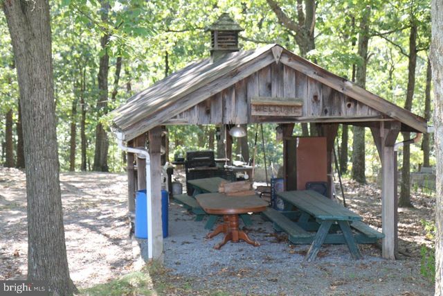 13677 PINEY RIDGE RD, Huntingdon, PA 16652