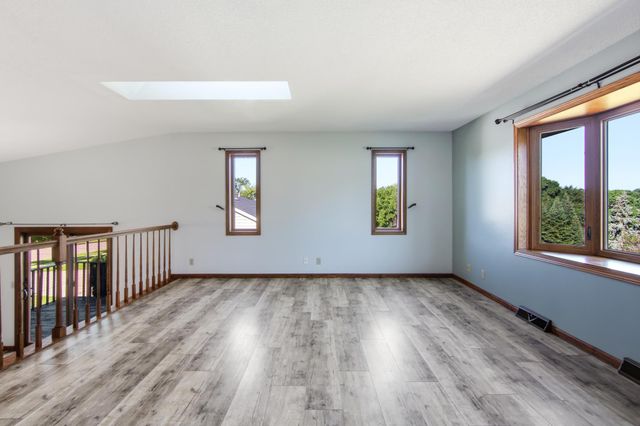 4002 Oak Knoll Drive, Eau Claire, WI 54701