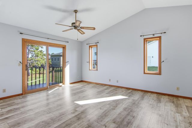 4002 Oak Knoll Drive, Eau Claire, WI 54701