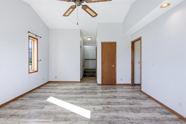 4002 Oak Knoll Drive, Eau Claire, WI 54701