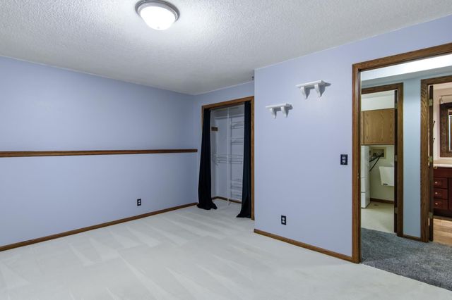 4002 Oak Knoll Drive, Eau Claire, WI 54701
