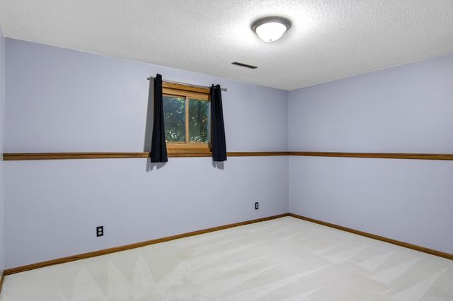 4002 Oak Knoll Drive, Eau Claire, WI 54701