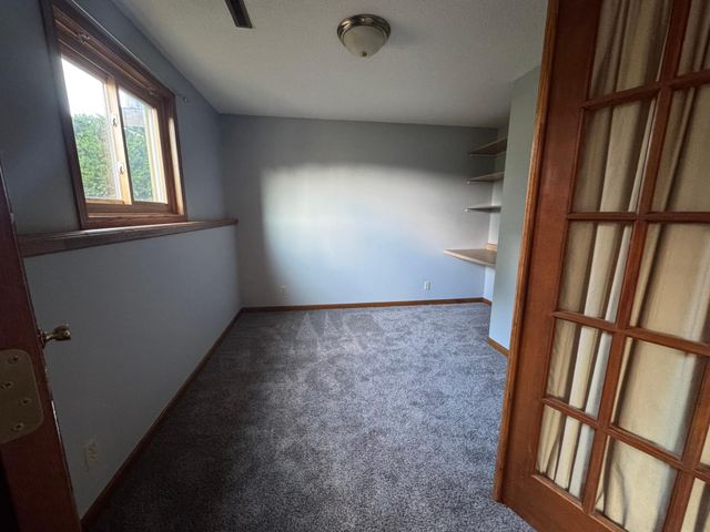 4002 Oak Knoll Drive, Eau Claire, WI 54701