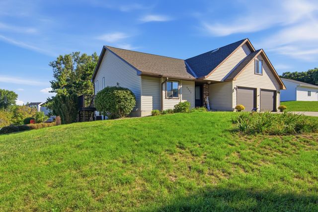 4002 Oak Knoll Drive, Eau Claire, WI 54701
