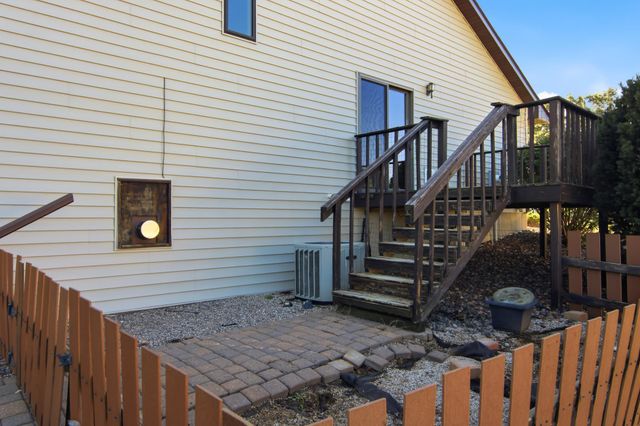 4002 Oak Knoll Drive, Eau Claire, WI 54701