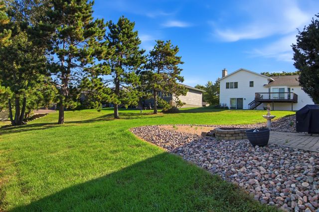 4002 Oak Knoll Drive, Eau Claire, WI 54701
