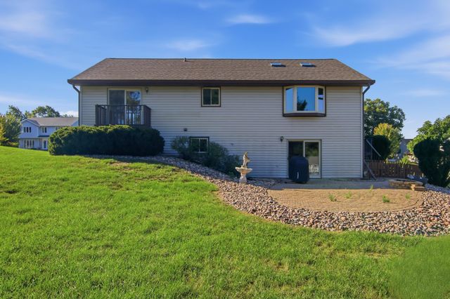 4002 Oak Knoll Drive, Eau Claire, WI 54701