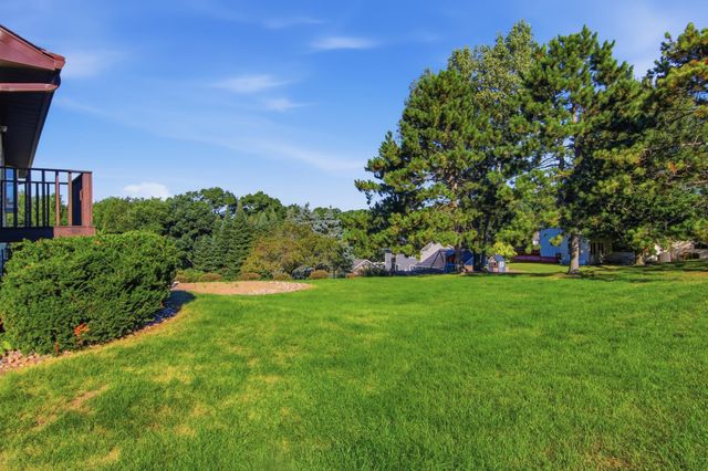 4002 Oak Knoll Drive, Eau Claire, WI 54701