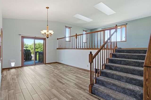 4002 Oak Knoll Drive, Eau Claire, WI 54701