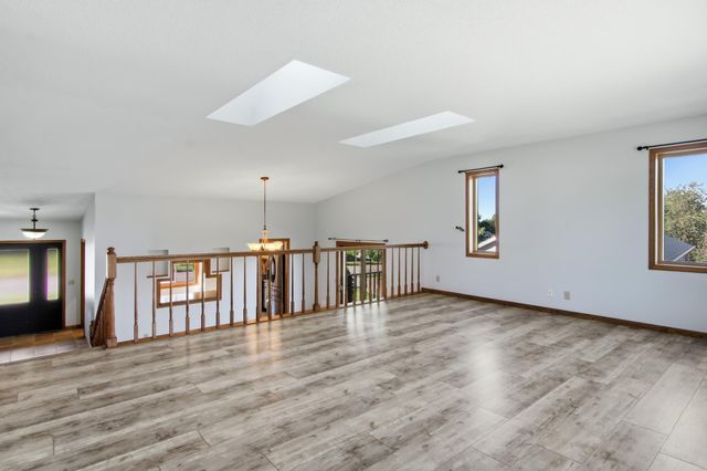 4002 Oak Knoll Drive, Eau Claire, WI 54701